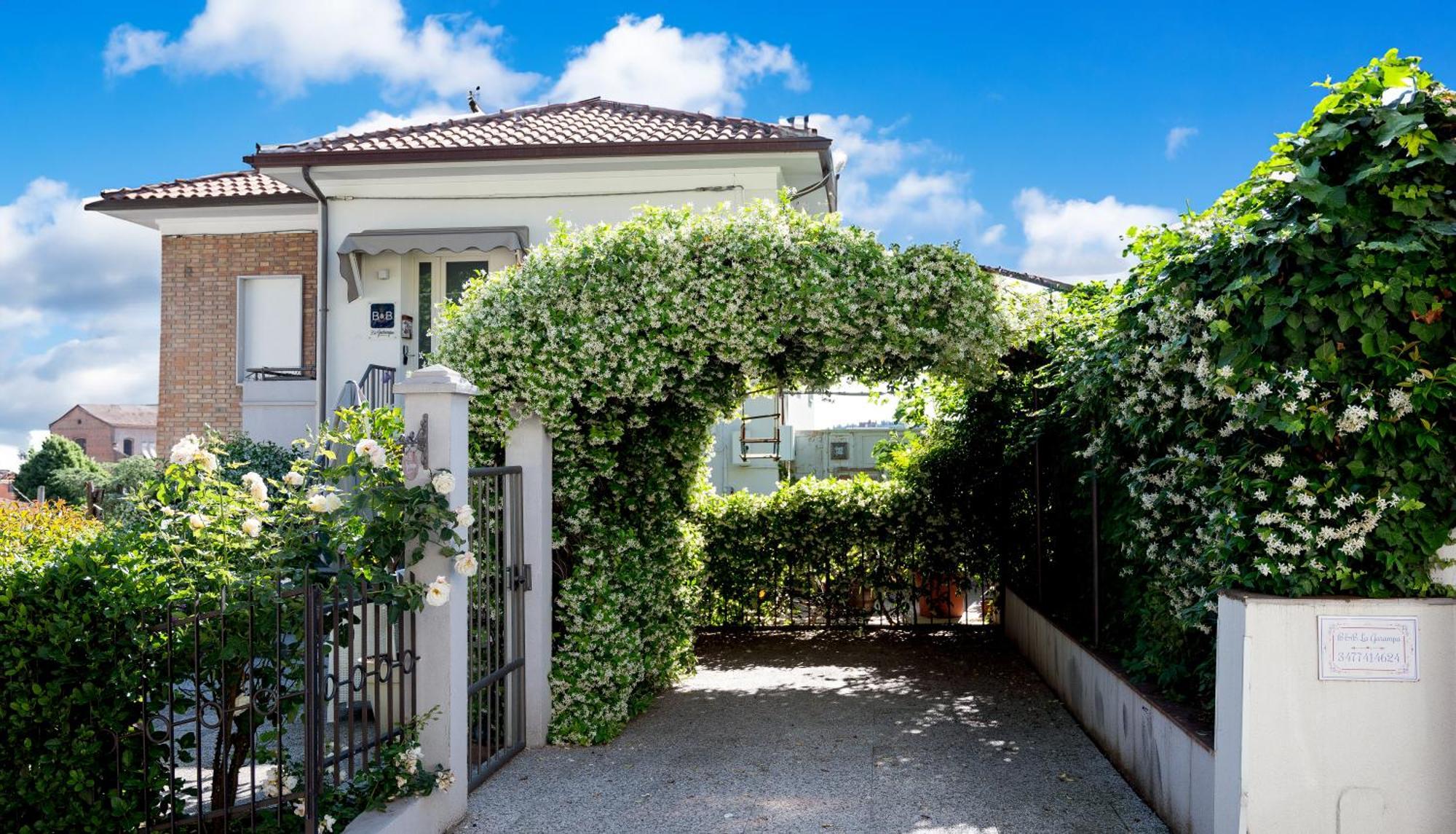 チェゼーナ La Garampa Bed & Breakfast エクステリア 写真